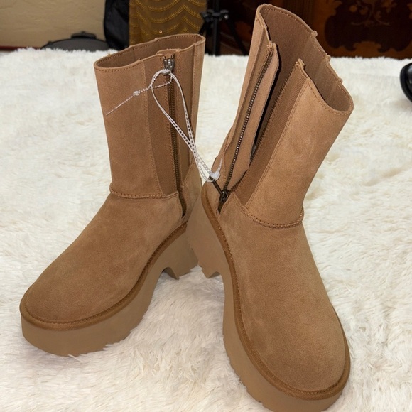 UGG , chestnut suede Heeled Boots, BRAND NEW !! no box, size 8. (8.5 runs big ) - Picture 11 of 12